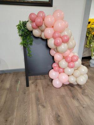 Exclusive Decorations & Party Supplies