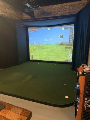 Golf simulator & sports area