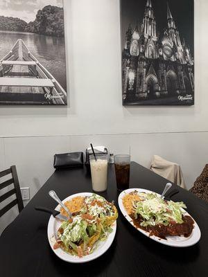 2 Sopes & Enchiladas de Mole