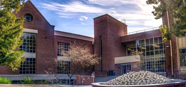 William Knox Holt Memorial Library