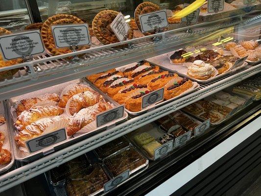 Ninos Bakery & Cafe