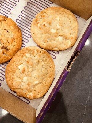 Insomnia Cookies