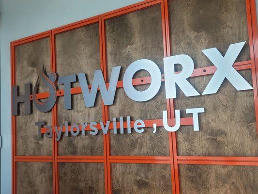 HOTWORX - Taylorsville, UT - Crossroads