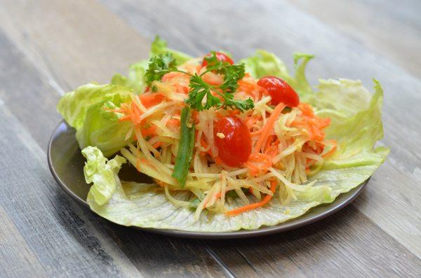 Som Tum (papaya salad)