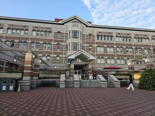 Leavey Library