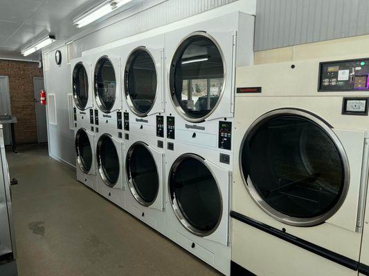 T & T Laundries