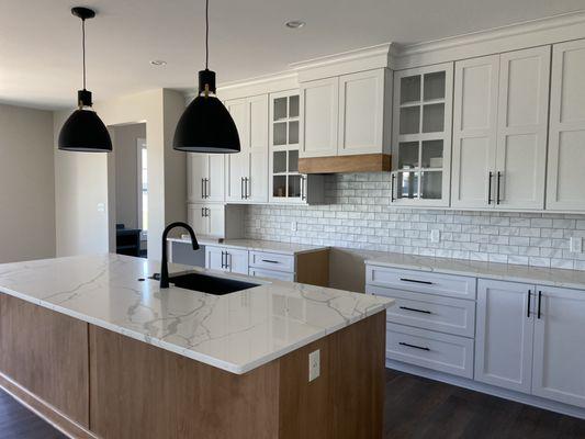 3"x6" Classic Carrara Brick Pattern Backsplash