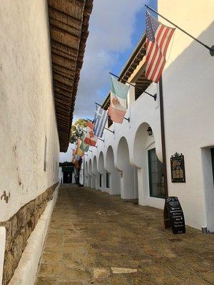Santa Barbara architecture at El Paseo