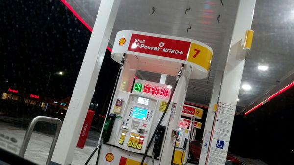 new setup, fits at least 10 vehicles, very well lit.