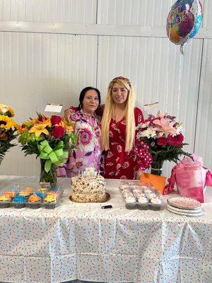 Ellis' Florist & Gift Shoppe