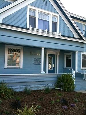 Outside of Suchin's Clinic- amazing historical house.