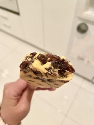 Too many raisin, yuck. It was 90% raisin, no ice cream part.
