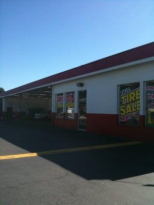 Les Schwab Tire Center