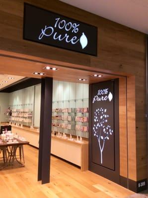 100% pure @ Woodfield Mall