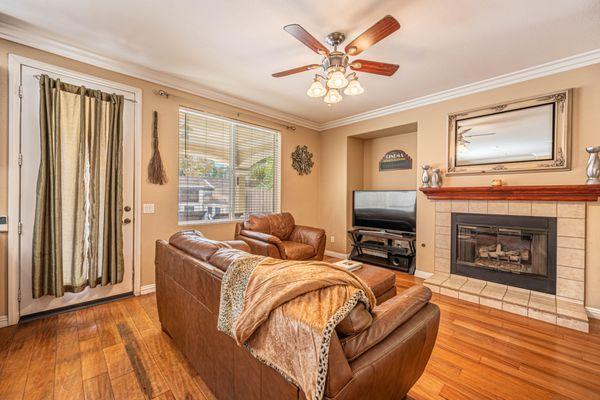 2,116 sq ft of living space