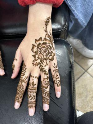 Henna Artist