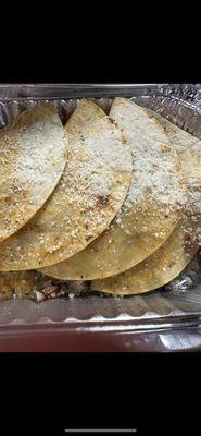 No son tacos al carbon, mas bien tortilla con carne