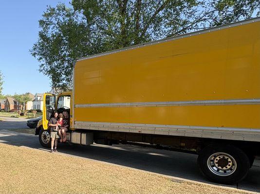 Lightning Logistics Trucking