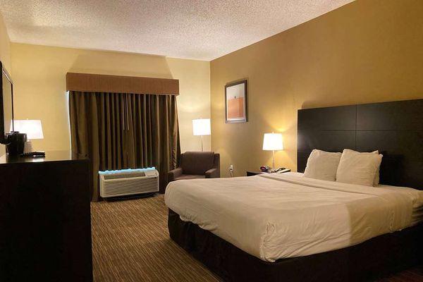 OYO Townhouse Houston North Freeway