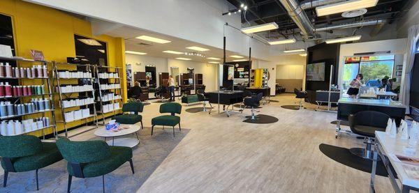 Salon with amazing vibe!