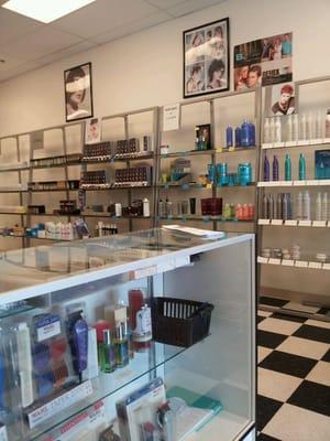 They cut mens and ladys hair .