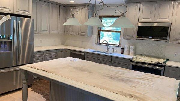 Roy’s Painting N Remodeling Service