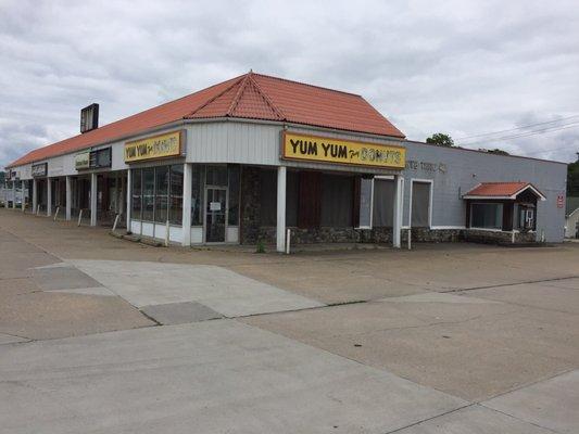 Place has been shut down since January 2017. Whole mall to be demolished soon