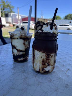 Bayou Snowball and Sandwich shop