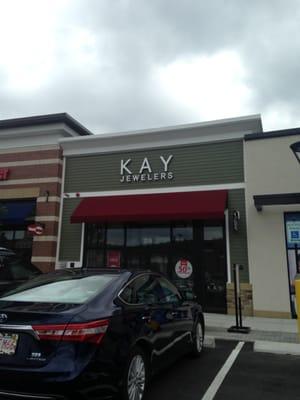 Westwood Kay Jewelers -- University Station : 205 University Avenue, Westwood Storefront