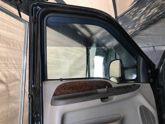 Ford F550 before. Your car window looks like that ? Just call us we fix
