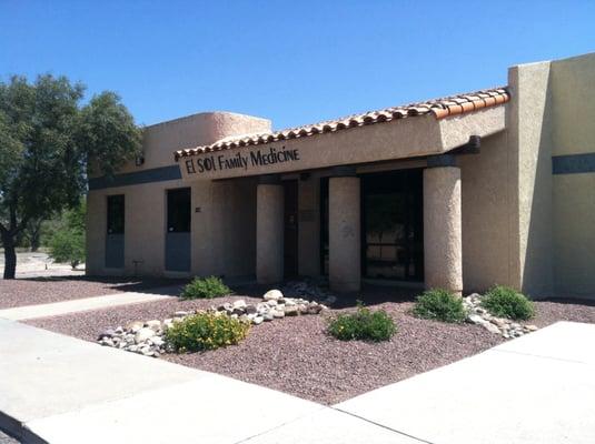 Quiet little spot despite close proximity to TMC hospital.