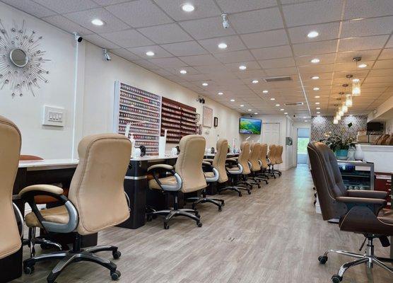 Raffine Nail Spa Inc