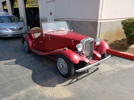 Global auto & body center