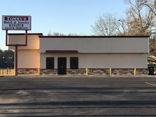 Tommy's Jewelry Watch & Clock Repair