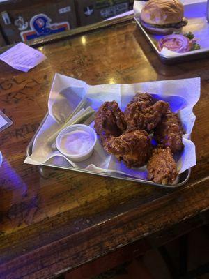 Woodys Tavern