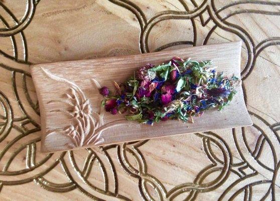 The Stinging Nettle bulk house blended loose leaf teas & custom tea blends.