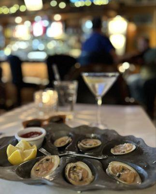 Tweeds Restaurant & Buffalo Bar