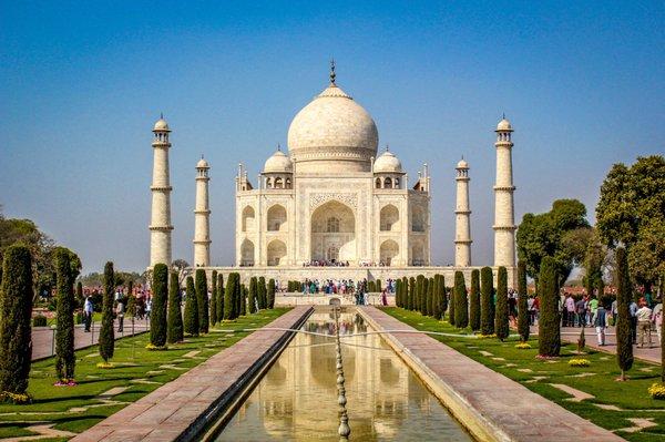 What a beauty---the magnificent Taj Mahal.