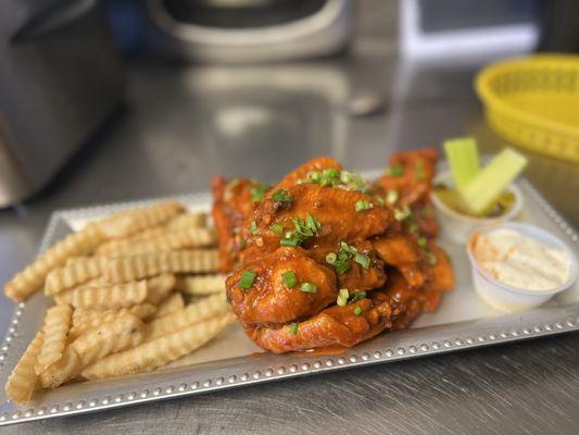 "One night stand" Cajun hot wings
"For everybody " French fries