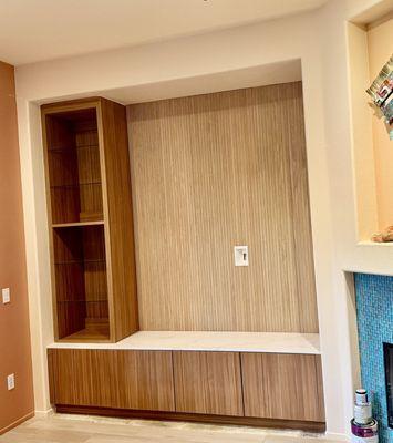 Entertainment center