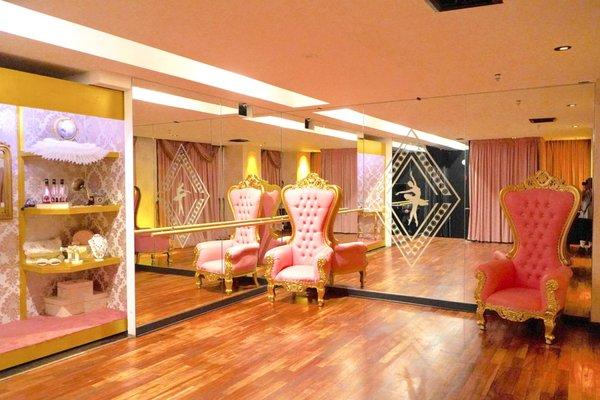 Ballet Hollywood Nightclub