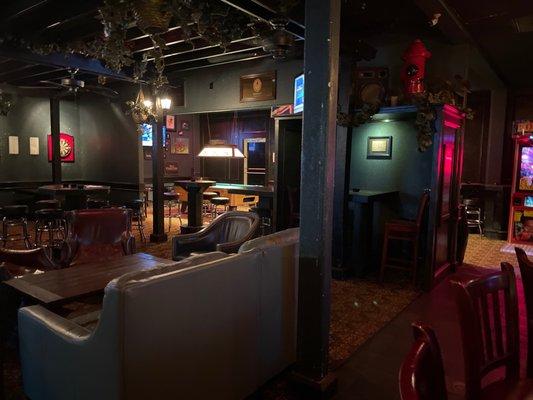 The Golden Retriever Pub