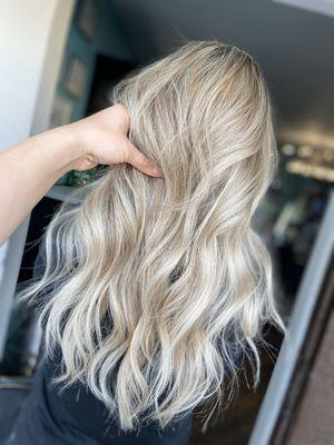 Blonde highlights by Haylee
Text to book!