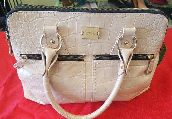 Sandy's Clotheshorse Consignment Shop