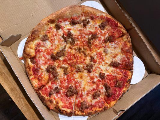14 inch pizza with tomato and sausage - Bruno's Pizza - Bend Oregon