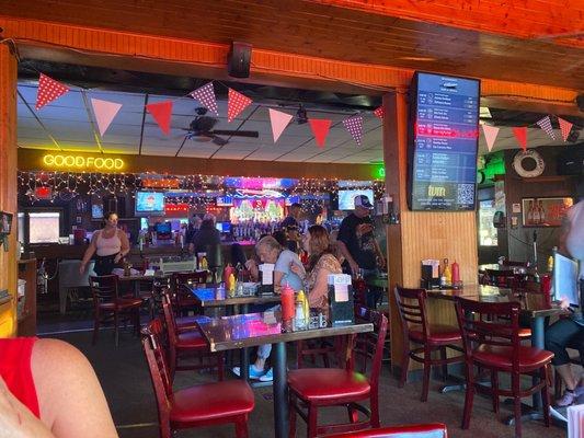 Speedboat Bar & Grill