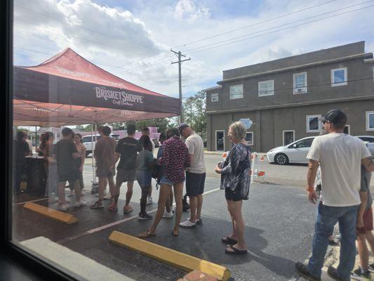 Line waiting to order food.