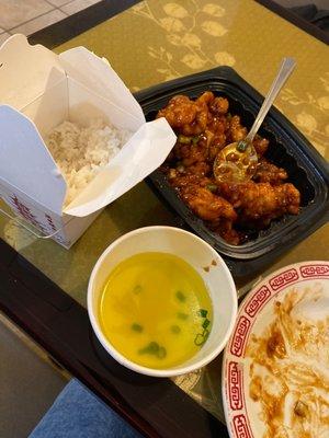 Sesame Chicken with white rice, and Wonton Soup.