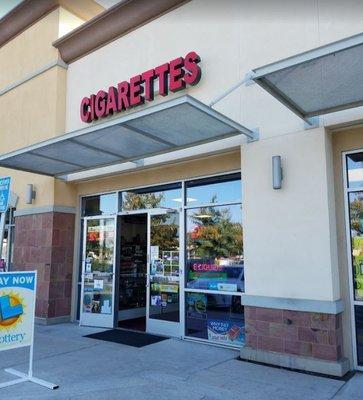 Don't go to this smoke shop they rip ppl off !