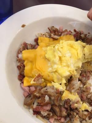 This is what I got when I ordered the mauris skillet. DO YALL SEE THE SQUARE OUTLINE OF THE IMITATION CHEESE??